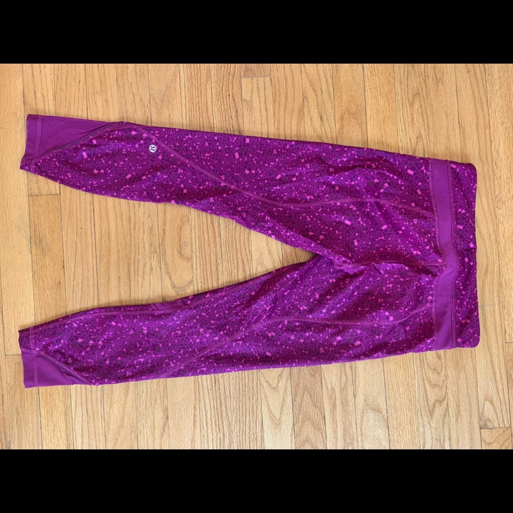 WORN TWICE Lululemon Size 6 pants.